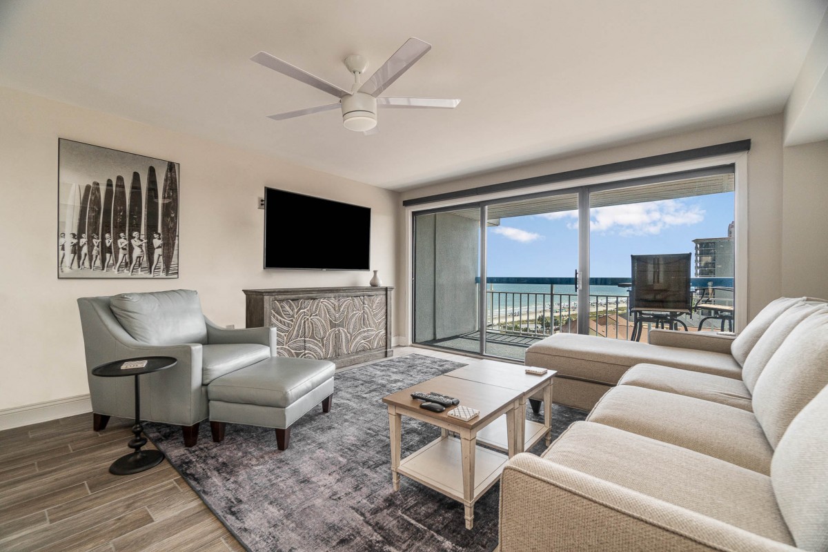 living room of myrtle beach vacation rental